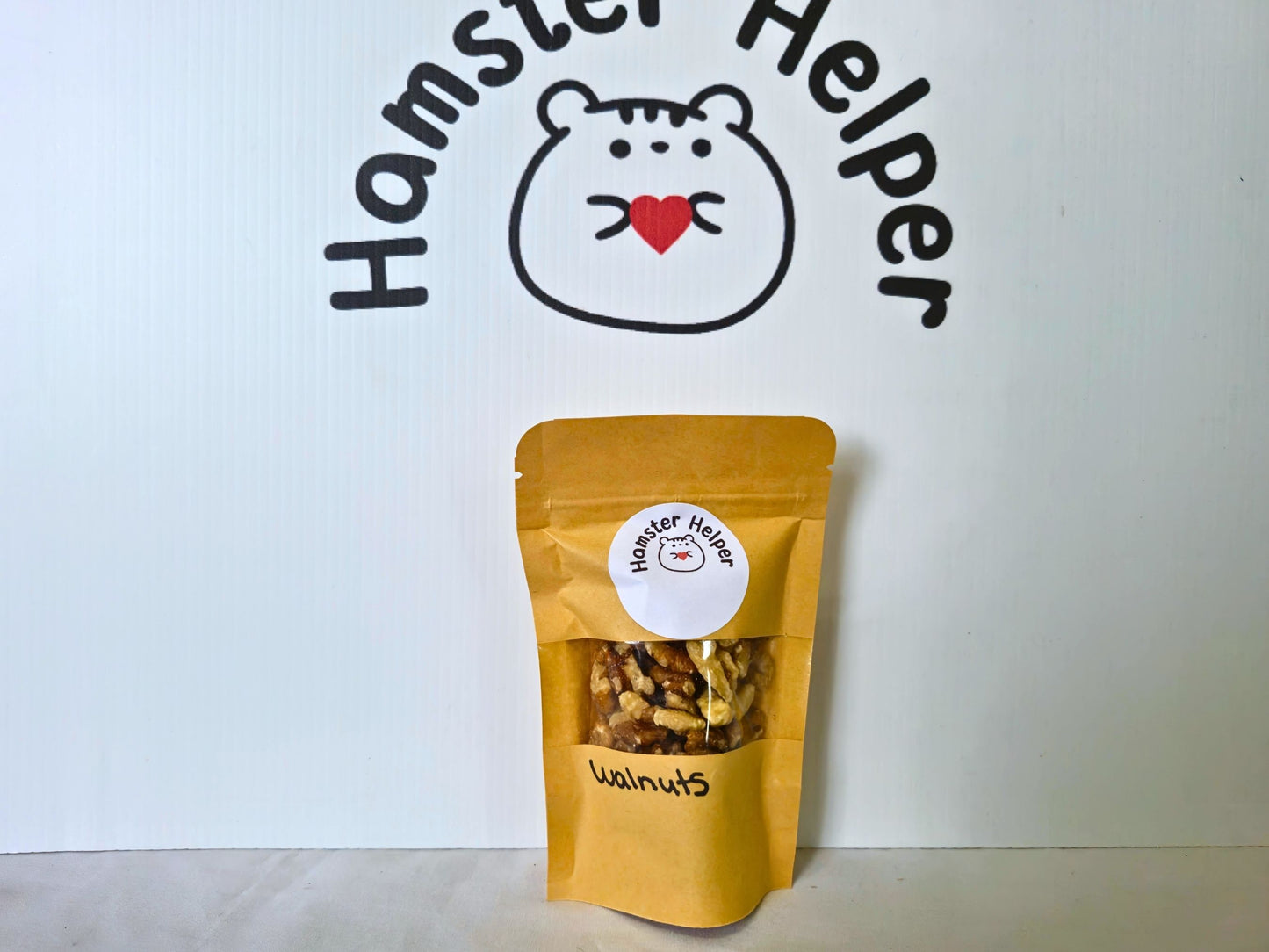 Pouch of natural walnut pieces for hamsters